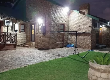 Twins Guest House Astoni