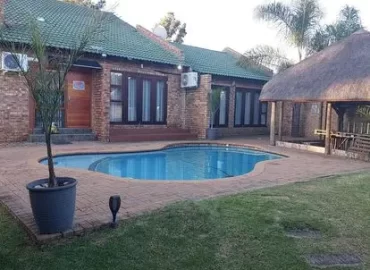Twins Guest House Astoni