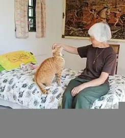 EILEEN THE HOUSE-SITTER
